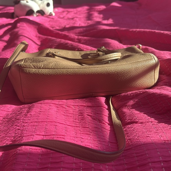Tan Coach pebble leather bag - Picture 3 of 3
